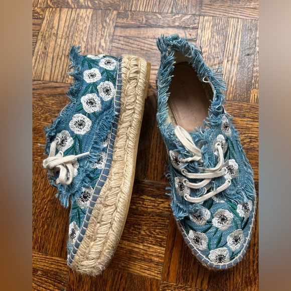 LOEFFLER Randall Espadrilles Blue and White Flowers - Picture 8 of 12